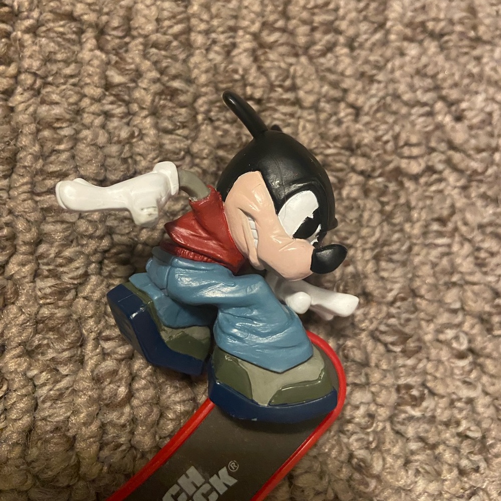 Tech Deck Mickey Mouse Kids Toy - Picture 8 of 8